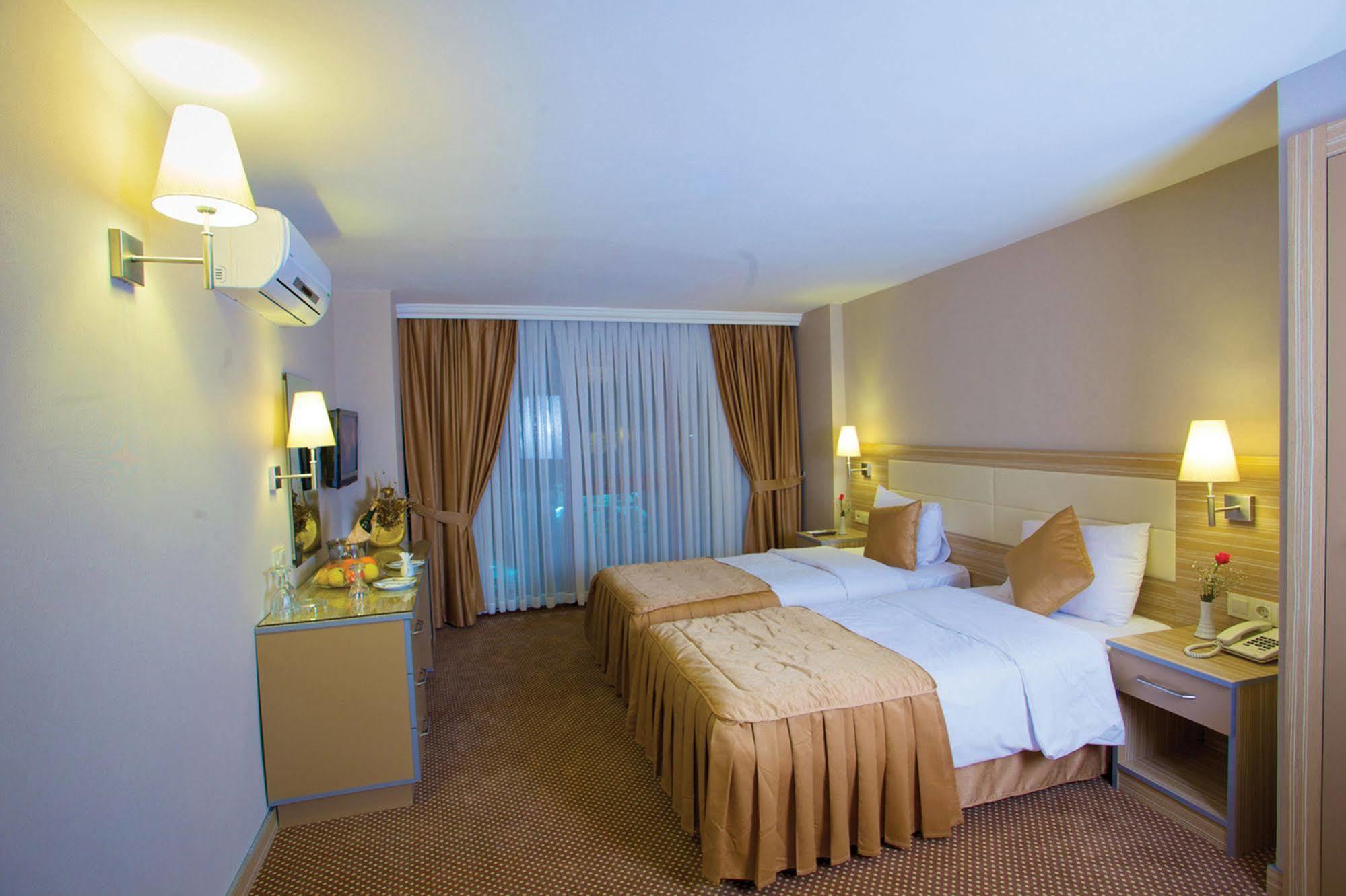 Hotel Grand Emin Istanbul Exterior photo